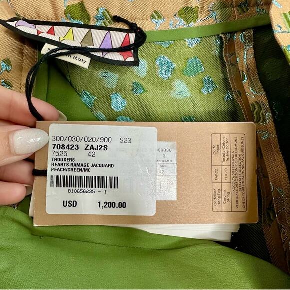 Gucci Women’s Silk Shorts Size 42 $1200 Green Hearts - Picture 7 of 9